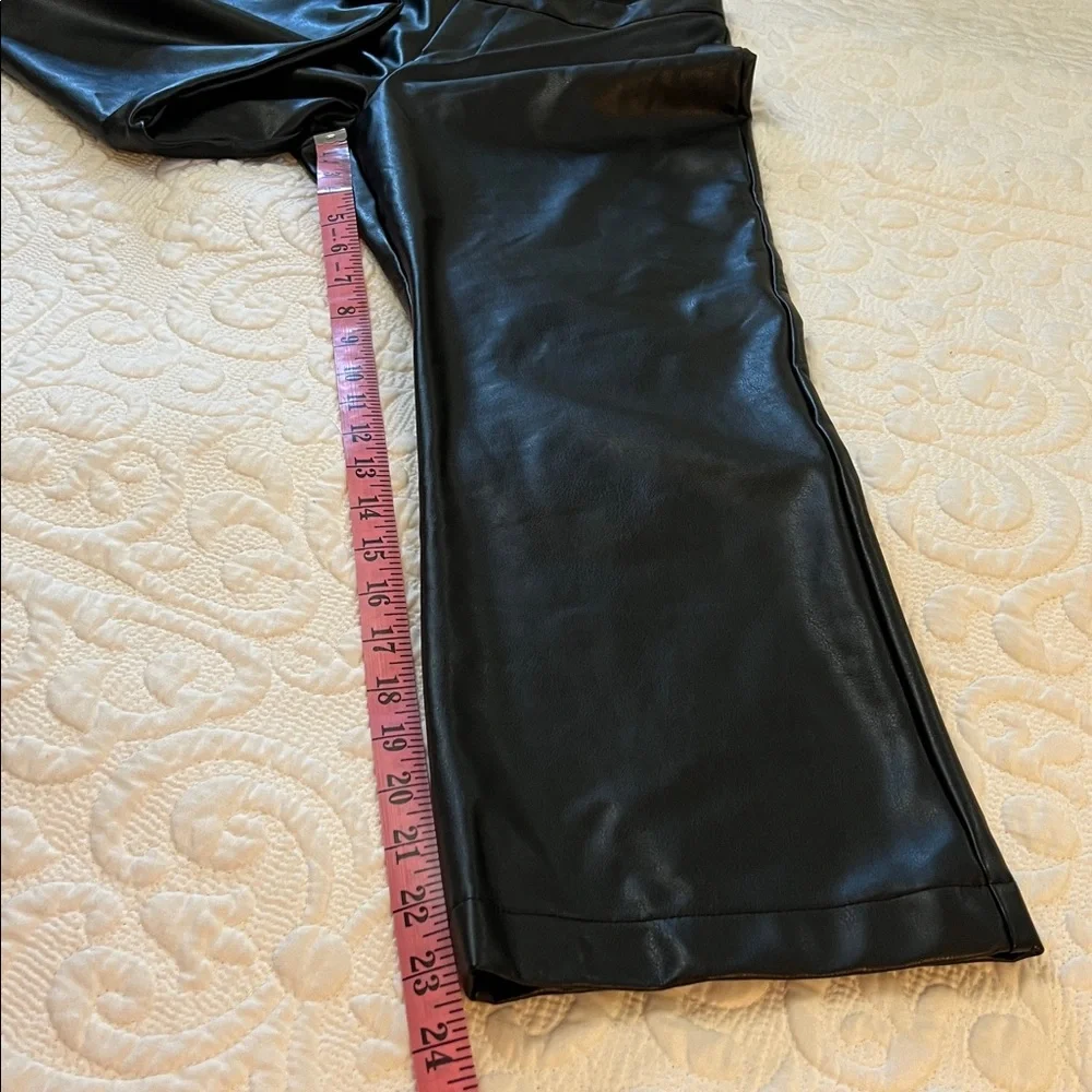 Lola and Sophie Vegan Faux Leather Cropped Black Pants Stretch Trousers Size 2